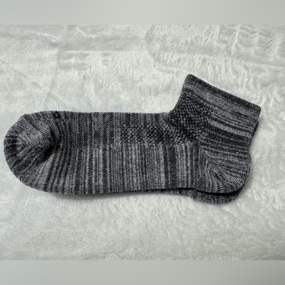 Lot of 5 Tommie Copper Women’s 3 Gray and 2 Black Compression Ankle Socks Size M - Picture 2 of 7